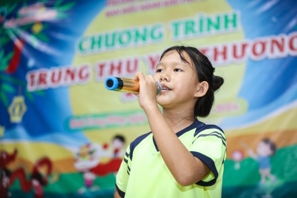 Báo Thanh Niên mang Trung thu yêu thương đến lớp học tình thương ở Thủ Đức