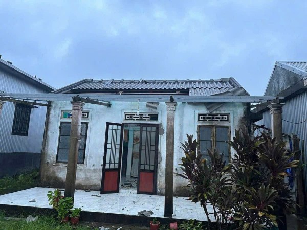 Bão số 10: TP.Huế yêu cầu người dân hạn chế ra đường từ 10 giờ hôm nay Bão số 10: TP.Huế yêu cầu người dân hạn chế ra đường từ 10 giờ hôm nay