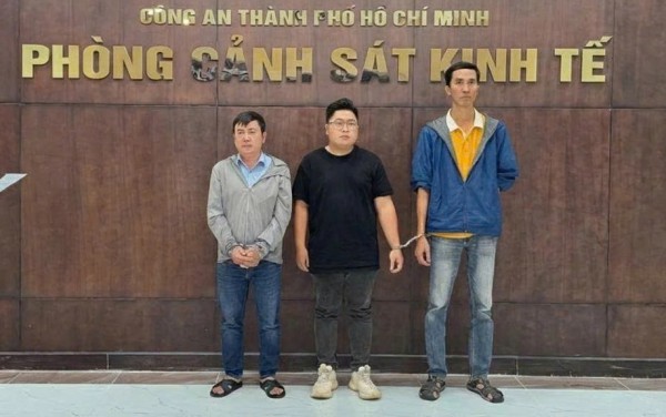 Bắt Đội trưởng Trung tâm hỏa táng Bình Hưng Hòa nâng giá hũ tro cốt lúc Covid-19