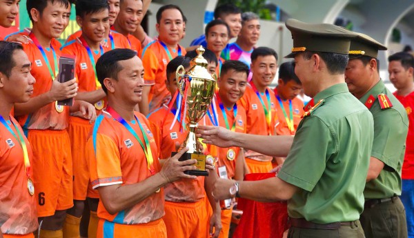 Bế mạc giải bóng đá lực lượng Công an TP.HCM năm 2025 Bế mạc giải bóng đá lực lượng Công an TP.HCM năm 2025
