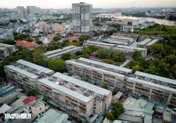 Bên trong cư xá Thanh Đa xuống cấp: Cư dân giằng co giữa đi và ở