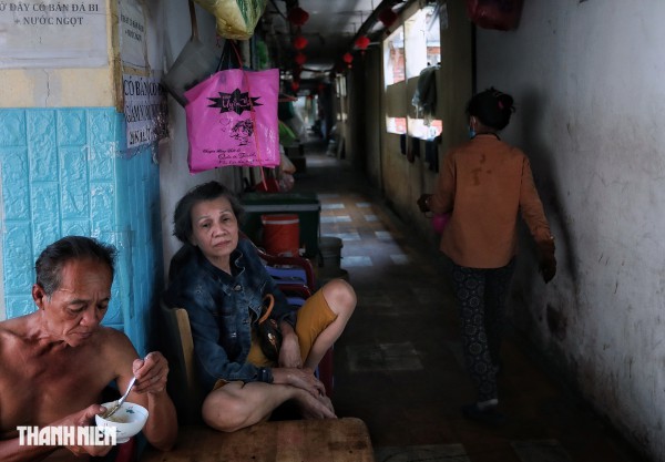 Bên trong cư xá Thanh Đa xuống cấp: Cư dân giằng co giữa đi và ở