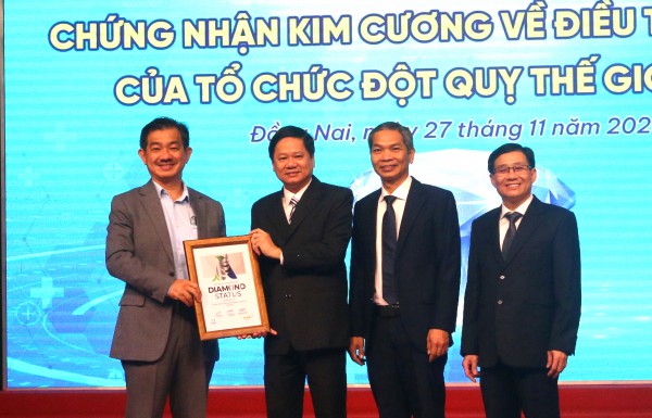 Bệnh viện Thống Nhất Đồng Nai đạt chứng nhận kim cương trong điều trị đột qụy Bệnh viện Thống Nhất Đồng Nai đạt chứng nhận kim cương trong điều trị đột qụy