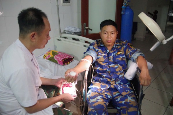 Bệnh xá đảo Trường Sa kịp thời cấp cứu ngư dân bị đứt lìa cẳng chân Bệnh xá đảo Trường Sa kịp thời cấp cứu ngư dân bị đứt lìa cẳng chân