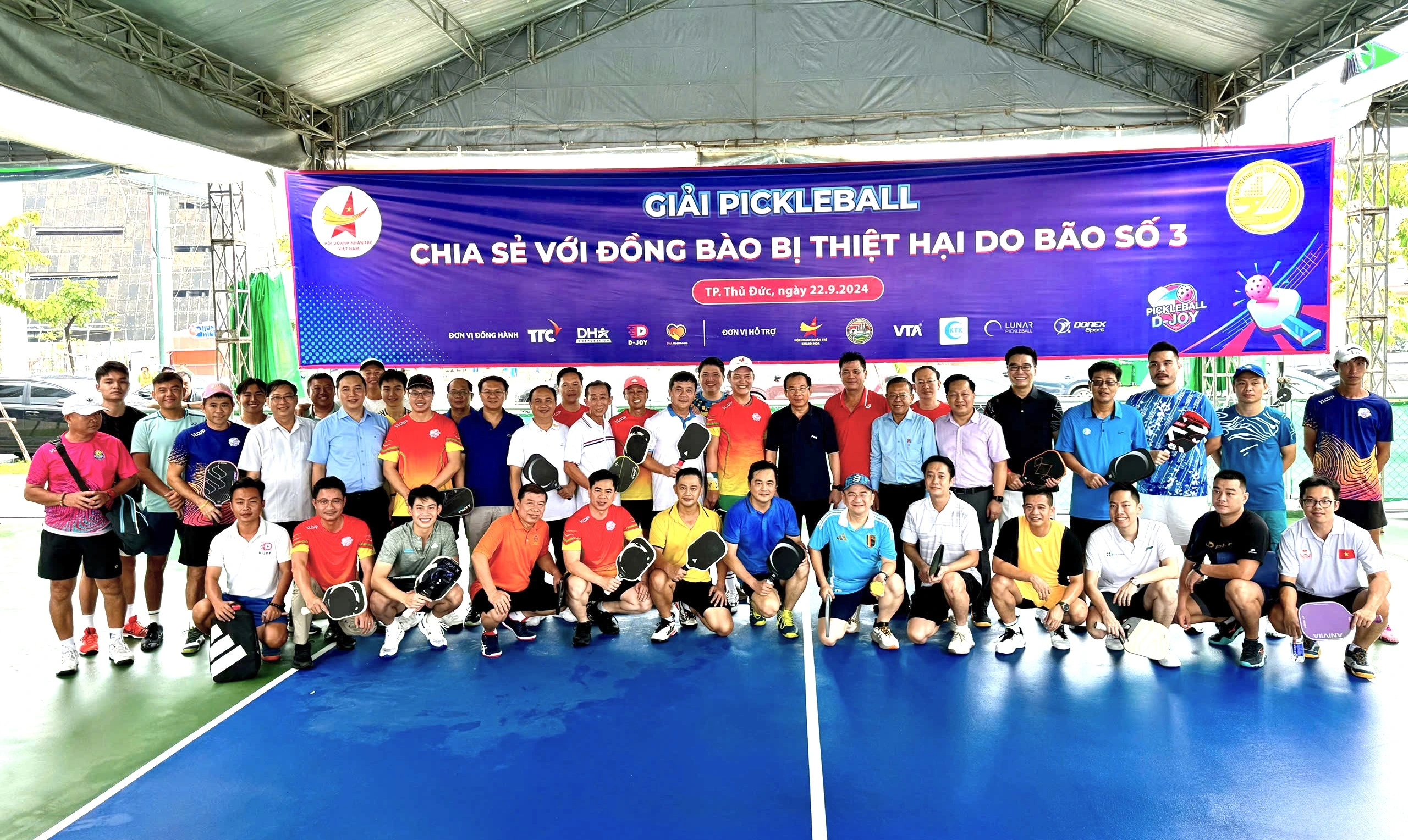 Bí thư TP.HCM dự giải pickleball, vận động 2,8 tỉ ủng hộ đồng bào bị lũ lụt