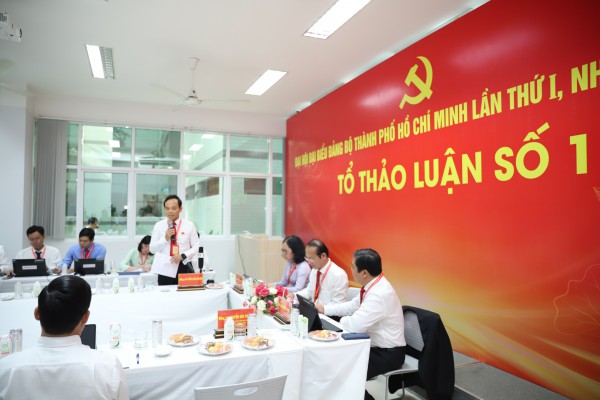 Bí thư Trần Lưu Quang: TP.HCM sẽ chắt chiu để làm đường sắt đô thị Bí thư Trần Lưu Quang: TP.HCM sẽ chắt chiu để làm đường sắt đô thị
