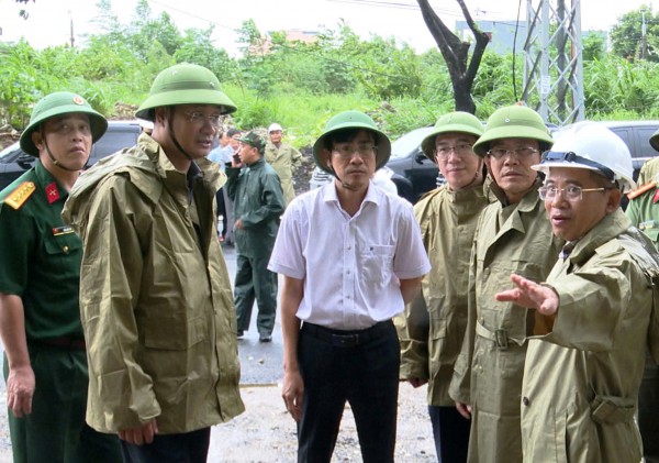 Bí thư Đà Nẵng Lê Ngọc Quang kiểm tra nhiều khu vực xung yếu trước bão Fengshen Bí thư Đà Nẵng Lê Ngọc Quang kiểm tra nhiều khu vực xung yếu trước bão Fengshen