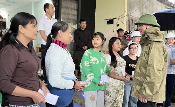 Bí thư Đà Nẵng Lê Ngọc Quang kiểm tra nhiều khu vực xung yếu trước bão Fengshen Bí thư Đà Nẵng Lê Ngọc Quang kiểm tra nhiều khu vực xung yếu trước bão Fengshen