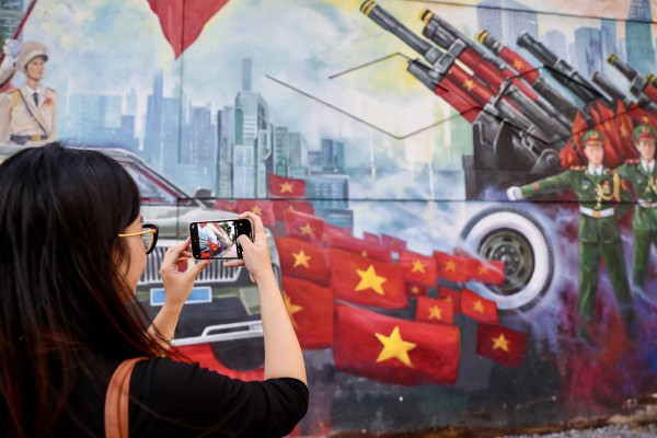 Bích họa 'Việt Nam tươi đẹp' của Công an TP.HCM xác lập kỷ lục lớn nhất Việt Nam Bích họa 'Việt Nam tươi đẹp' của Công an TP.HCM xác lập kỷ lục lớn nhất Việt Nam