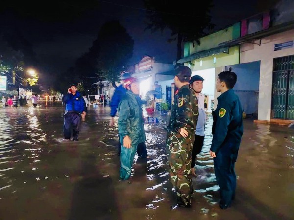 Bình Dương: Mưa lớn ở TP.Bến Cát làm ngập trường học, thiệt hại tiền tỉ