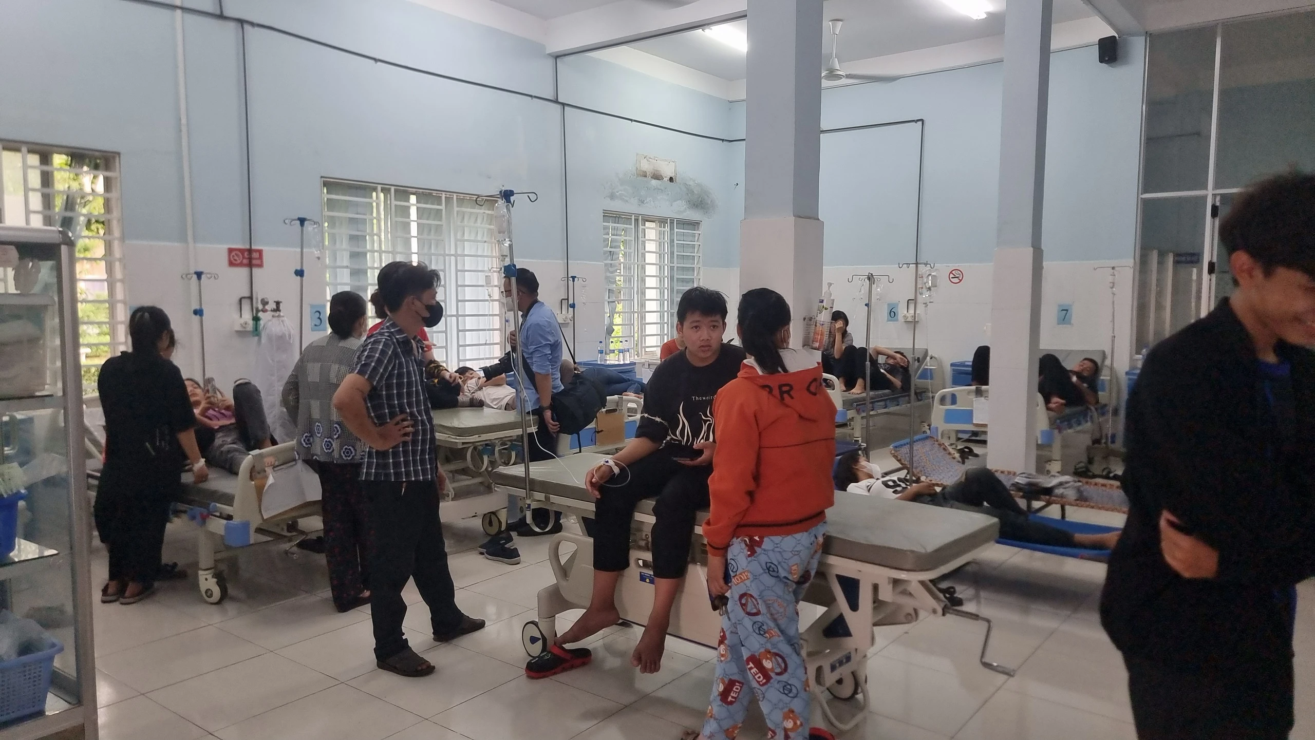 Bình Phước: 63 công nhân nhập viện cấp cứu, nghi ngộ độc thực phẩm