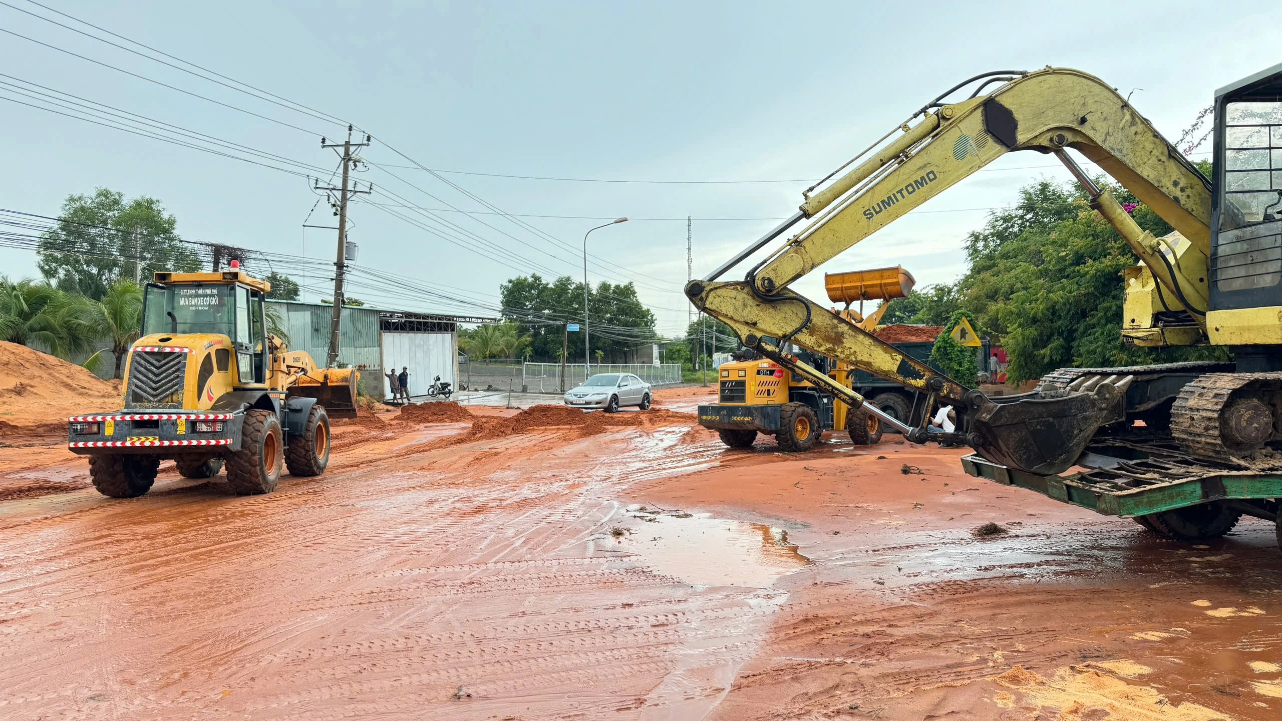 Bình Thuận: Cát lại tràn xuống đường du lịch ra Mũi Né