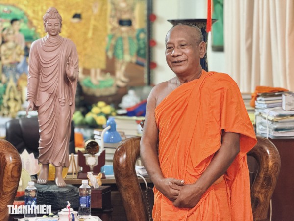 Bộ Dân tộc và Tôn giáo chúc Tết Chôl Chnăm Thmây tại chùa Candaransi 80 năm tuổi