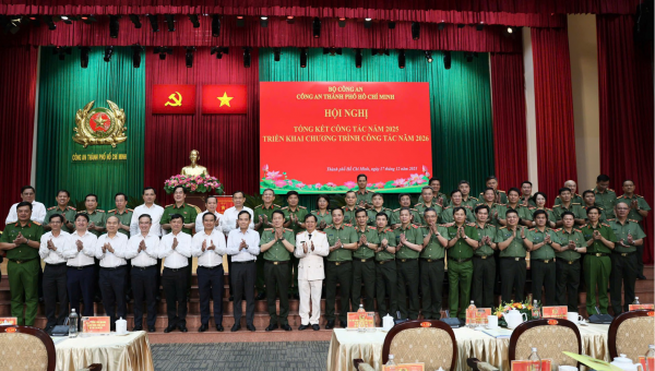 Bộ trưởng Lương Tam Quang dự hội nghị tổng kết công tác 2025 của Công an TP.HCM Bộ trưởng Lương Tam Quang dự hội nghị tổng kết công tác 2025 của Công an TP.HCM