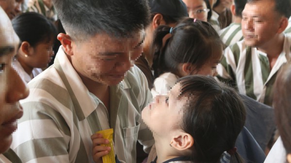 Bữa cơm khơi dậy khát vọng hoàn lương trong mỗi phạm nhân Bữa cơm khơi dậy khát vọng hoàn lương trong mỗi phạm nhân