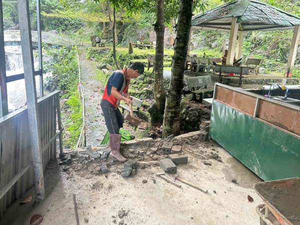 Buộc tháo dỡ công trình trên đất rừng phòng hộ cạnh đèo Bảo Lộc Buộc tháo dỡ công trình trên đất rừng phòng hộ cạnh đèo Bảo Lộc