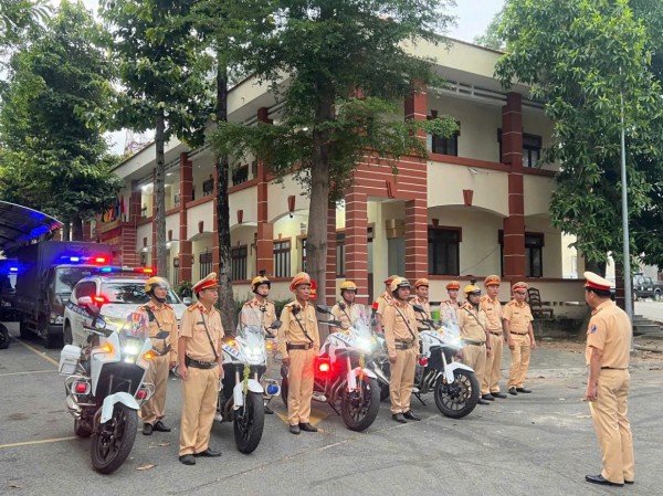 CSGT TP.HCM siết vi phạm xe khách trên quốc lộ 13