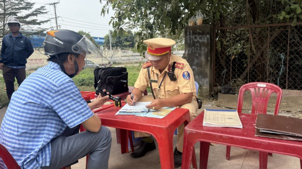 CSGT TP.HCM tăng cường kiểm soát, xử lý nghiêm các vi phạm về giao thông