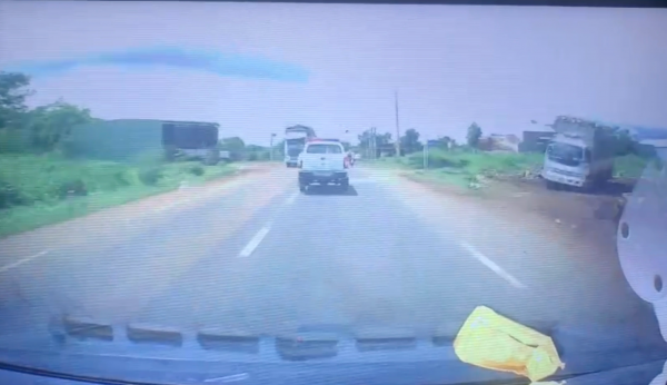 CSGT dẫn đường, vượt trên 100 km, đưa bé gái bị rắn lục cắn đi cấp cứu CSGT dẫn đường, vượt trên 100 km, đưa bé gái bị rắn lục cắn đi cấp cứu