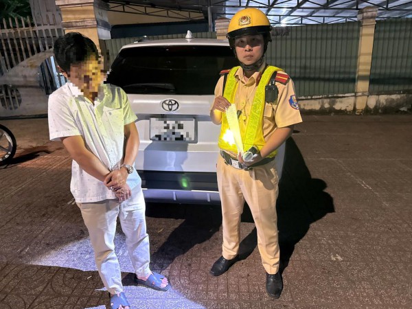 CSGT Đồng Nai phát hiện tài xế nồng độ cồn gấp đôi mức kịch khung