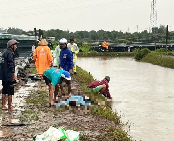 Cà Mau: 2 người bị sét đánh tử vong tại vuông tôm