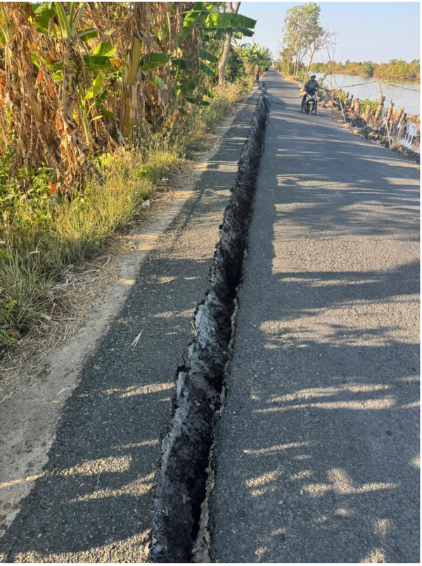 Cà Mau: Lại xảy ra sụt lún đường ở xã Cái Nước