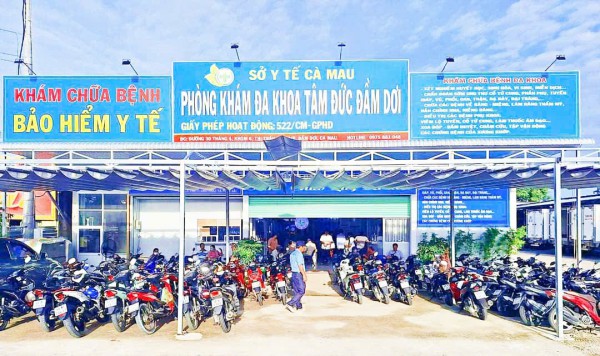 Cà Mau: Phòng khám dùng con dấu khắc chữ ký của bác sĩ ra đơn thuốc