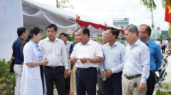 Cà Mau khám sức khỏe miễn phí, hướng đến phủ sổ sức khỏe điện tử toàn dân Cà Mau khám sức khỏe miễn phí, hướng đến phủ sổ sức khỏe điện tử toàn dân