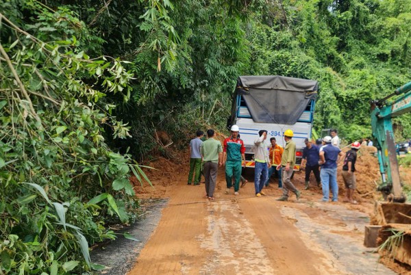 Các phương tiện có thể lưu thông qua đèo Gia Bắc trên QL28 Các phương tiện có thể lưu thông qua đèo Gia Bắc trên QL28