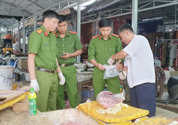 Cần Thơ: Phát hiện hàng trăm ký thịt nhiễm dịch tả heo châu Phi tại chợ Cần Thơ: Phát hiện hàng trăm ký thịt nhiễm dịch tả heo châu Phi tại chợ