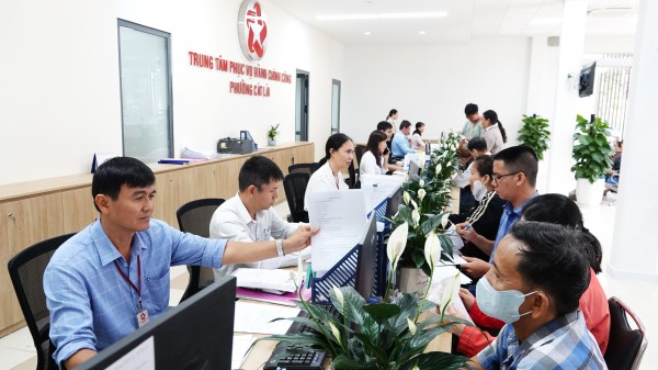 Cán bộ, công chức và người dân TP.HCM hưởng lợi từ loạt chính sách mới Cán bộ, công chức và người dân TP.HCM hưởng lợi từ loạt chính sách mới