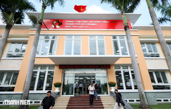 Cận cảnh Trung tâm Phục vụ hành chính công TP.HCM trong ngày đầu vận hành Cận cảnh Trung tâm Phục vụ hành chính công TP.HCM trong ngày đầu vận hành