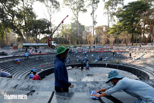 Cận cảnh biểu trưng hình giọt nước tại công viên số 1 Lý Thái Tổ