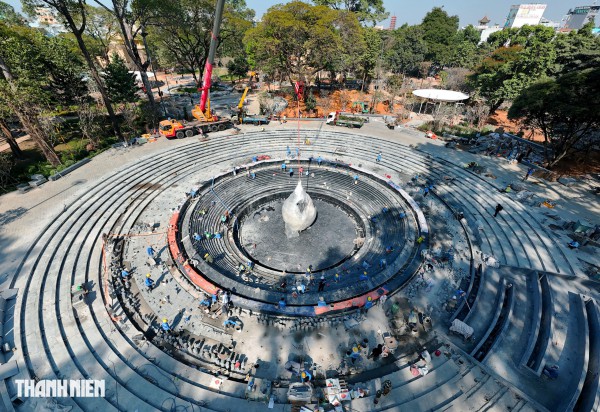 Cận cảnh biểu trưng hình giọt nước tại công viên số 1 Lý Thái Tổ