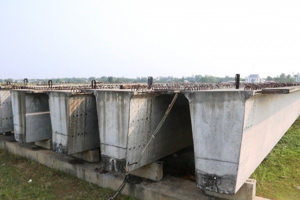 Cận cảnh cầu 220 tỉ đồng bắc qua sông Trường Giang 'treo' gần thập niên