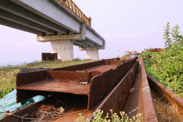Cận cảnh cầu 220 tỉ đồng bắc qua sông Trường Giang 'treo' gần thập niên