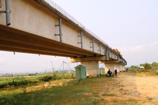 Cận cảnh cầu 220 tỉ đồng bắc qua sông Trường Giang 'treo' gần thập niên