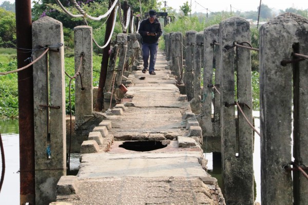 Cận cảnh cầu 220 tỉ đồng bắc qua sông Trường Giang 'treo' gần thập niên