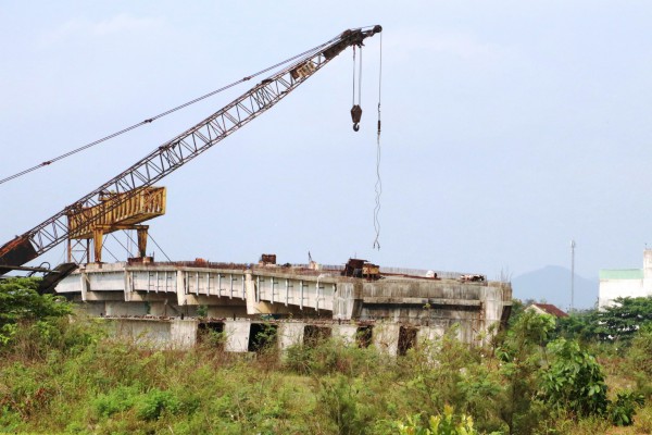 Cận cảnh cầu 220 tỉ đồng bắc qua sông Trường Giang 'treo' gần thập niên