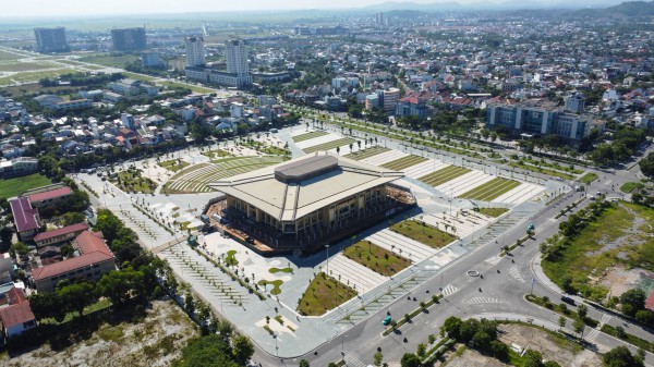 Cận cảnh dự án quảng trường 'điểm nhấn' gần 200 tỉ đồng ở Huế Cận cảnh dự án quảng trường 'điểm nhấn' gần 200 tỉ đồng ở Huế