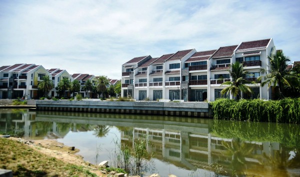 Cận cảnh loạt biệt thự nghìn tỉ 'đắp chiếu' tại Hội An đang rao đấu giá Cận cảnh loạt biệt thự nghìn tỉ 'đắp chiếu' tại Hội An đang rao đấu giá