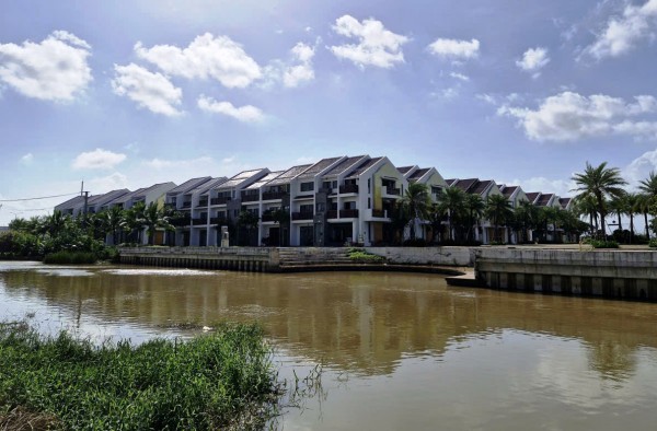 Cận cảnh loạt biệt thự nghìn tỉ 'đắp chiếu' tại Hội An đang rao đấu giá Cận cảnh loạt biệt thự nghìn tỉ 'đắp chiếu' tại Hội An đang rao đấu giá