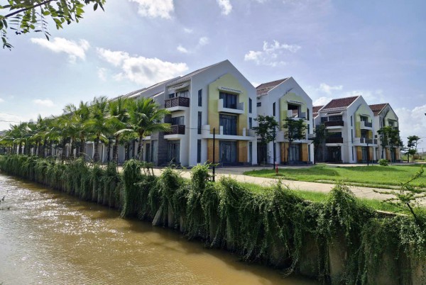 Cận cảnh loạt biệt thự nghìn tỉ 'đắp chiếu' tại Hội An đang rao đấu giá Cận cảnh loạt biệt thự nghìn tỉ 'đắp chiếu' tại Hội An đang rao đấu giá