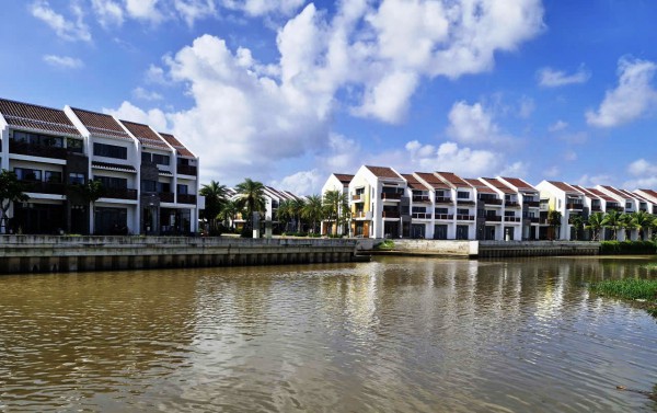 Cận cảnh loạt biệt thự nghìn tỉ 'đắp chiếu' tại Hội An đang rao đấu giá Cận cảnh loạt biệt thự nghìn tỉ 'đắp chiếu' tại Hội An đang rao đấu giá