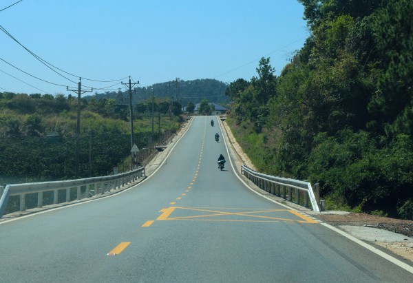 Cận cảnh quốc lộ 28B - cung đường mới đi Đà Lạt đang về đích Cận cảnh quốc lộ 28B - cung đường mới đi Đà Lạt đang về đích