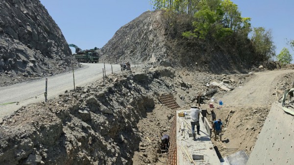 Cận cảnh quốc lộ 28B - cung đường mới đi Đà Lạt đang về đích Cận cảnh quốc lộ 28B - cung đường mới đi Đà Lạt đang về đích