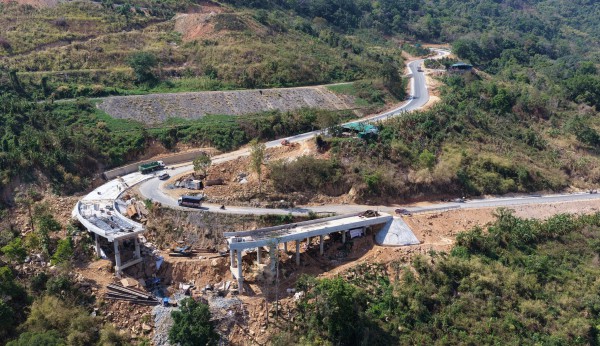 Cận cảnh quốc lộ 28B - cung đường mới đi Đà Lạt đang về đích Cận cảnh quốc lộ 28B - cung đường mới đi Đà Lạt đang về đích