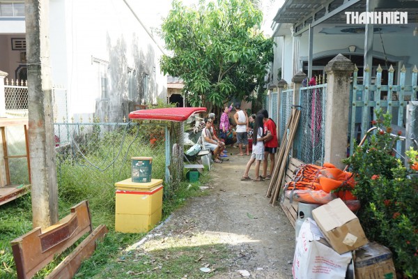 Cận cảnh sạt lở bờ sông Tiền, nhiều ngôi nhà bị 'nuốt chửng' Cận cảnh sạt lở bờ sông Tiền, nhiều ngôi nhà bị 'nuốt chửng'