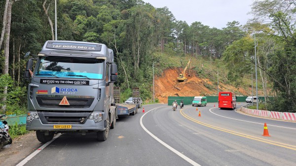 Cần từ 15 - 17 tỉ đồng sửa chữa đèo Prenn sạt lở Cần từ 15 - 17 tỉ đồng sửa chữa đèo Prenn sạt lở