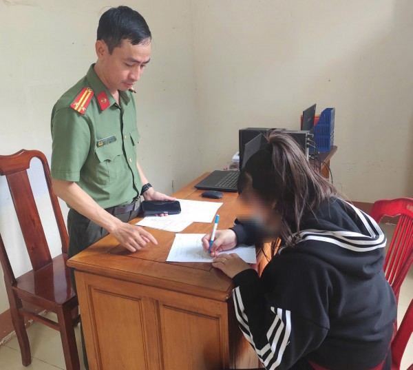 Cảnh báo thủ đoạn bán vàng giả chiếm đoạt tài sản Cảnh báo thủ đoạn bán vàng giả chiếm đoạt tài sản